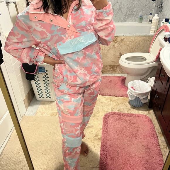 Kylie Jenner Brand Pink Camo Sweat Set - Picture 2 of 3